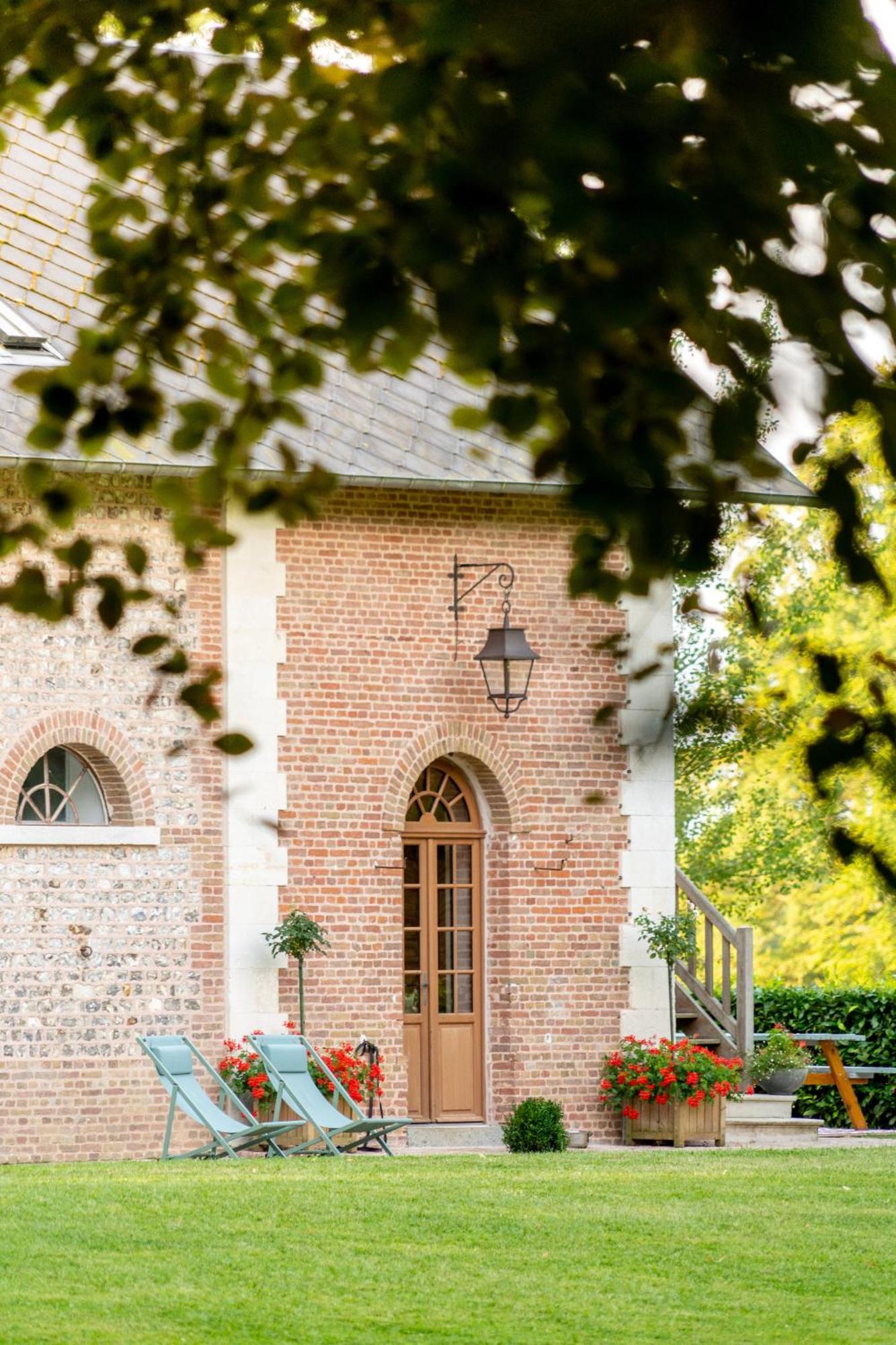 Les Ecuries Du Chateau De Brumare Brestot エクステリア 写真